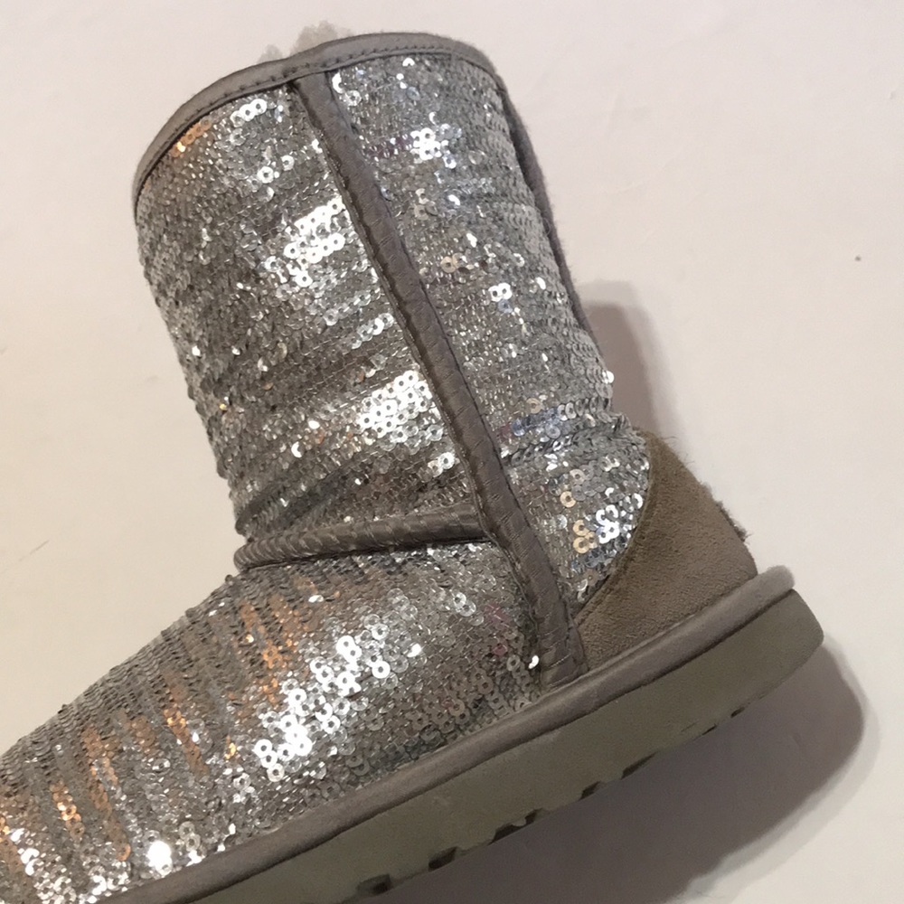 UGG Australia Classic Short Boot Silver Sequin Kid 4 Sheepskin Essential Sparkle - Picture 12 of 17